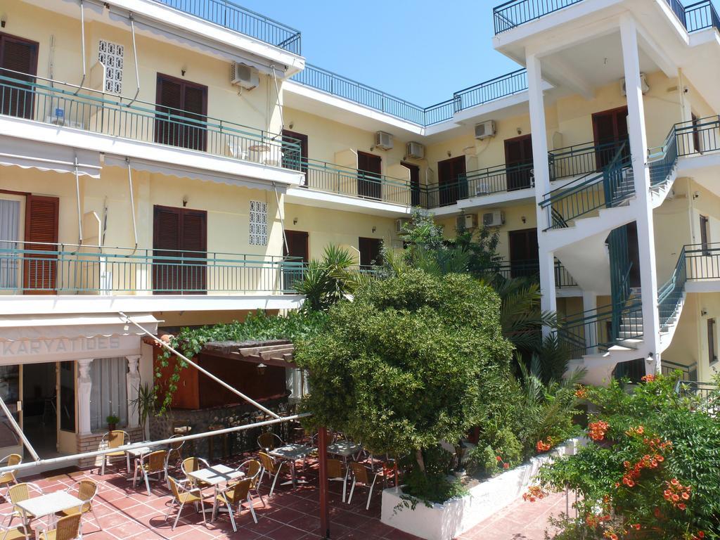 Hotel Karyatides Agia Marina  Eksteriør billede