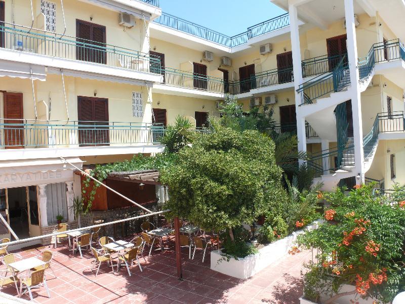 Hotel Karyatides Agia Marina  Eksteriør billede