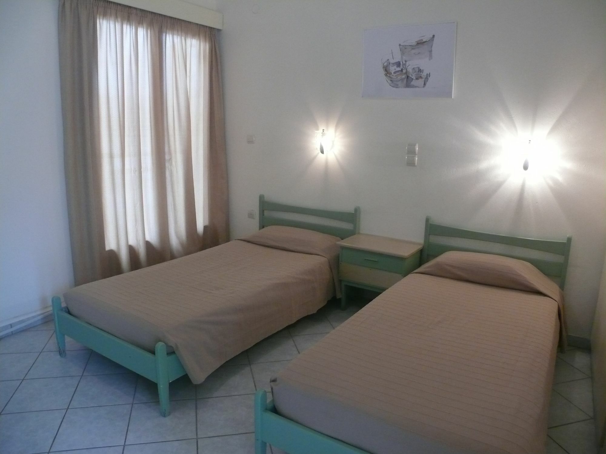 Hotel Karyatides Agia Marina  Eksteriør billede